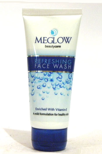 MEGLOW REFRESHING FACE WASH-0